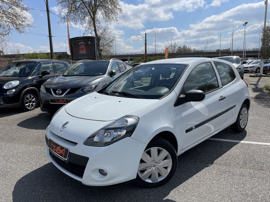Achat Renault Clio Iii 1.2 16V 75CH EXPRESSION 3P occasion à Toulouse (31)